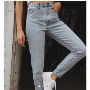 SOLD!!!!!!! Do not buy!!!  Brandy Melville  jeans